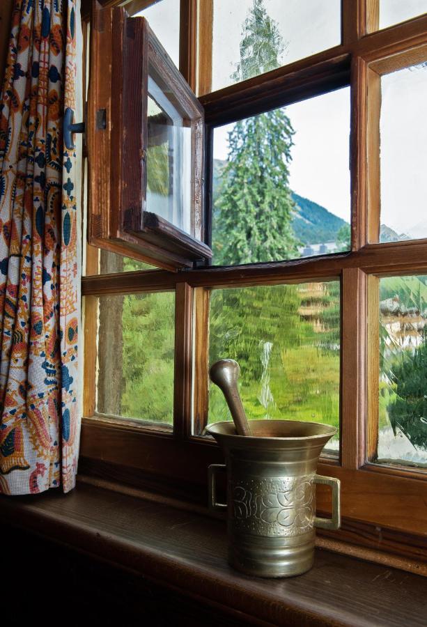 Hotel Chesa Grischuna Klosters Exterior photo