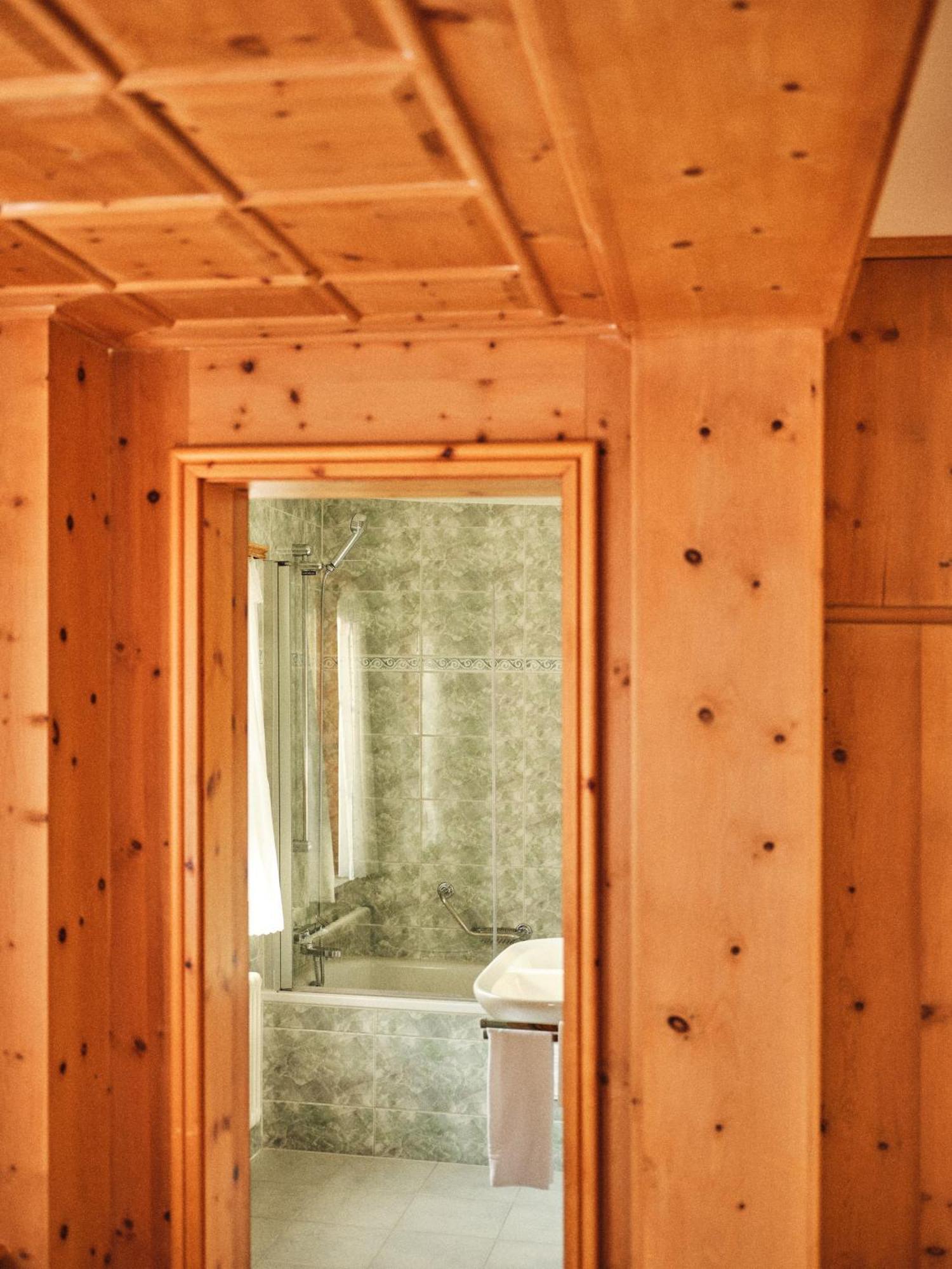 Hotel Chesa Grischuna Klosters Room photo